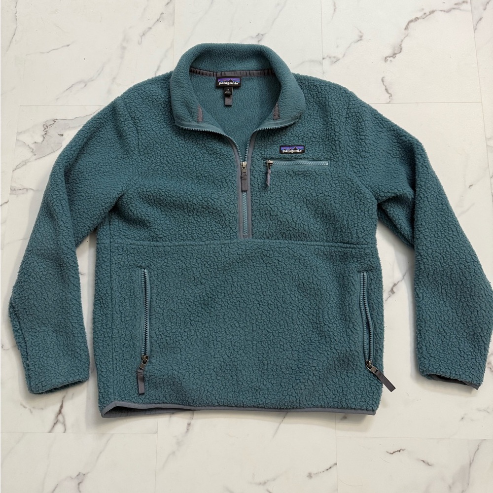 Patagonia women’s Retro Pile Marsupial size Medium